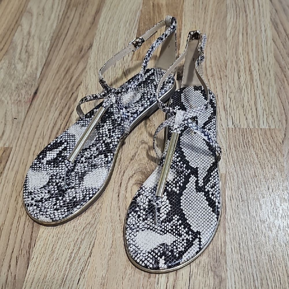 Stylish Women's Snakeskin Sandals